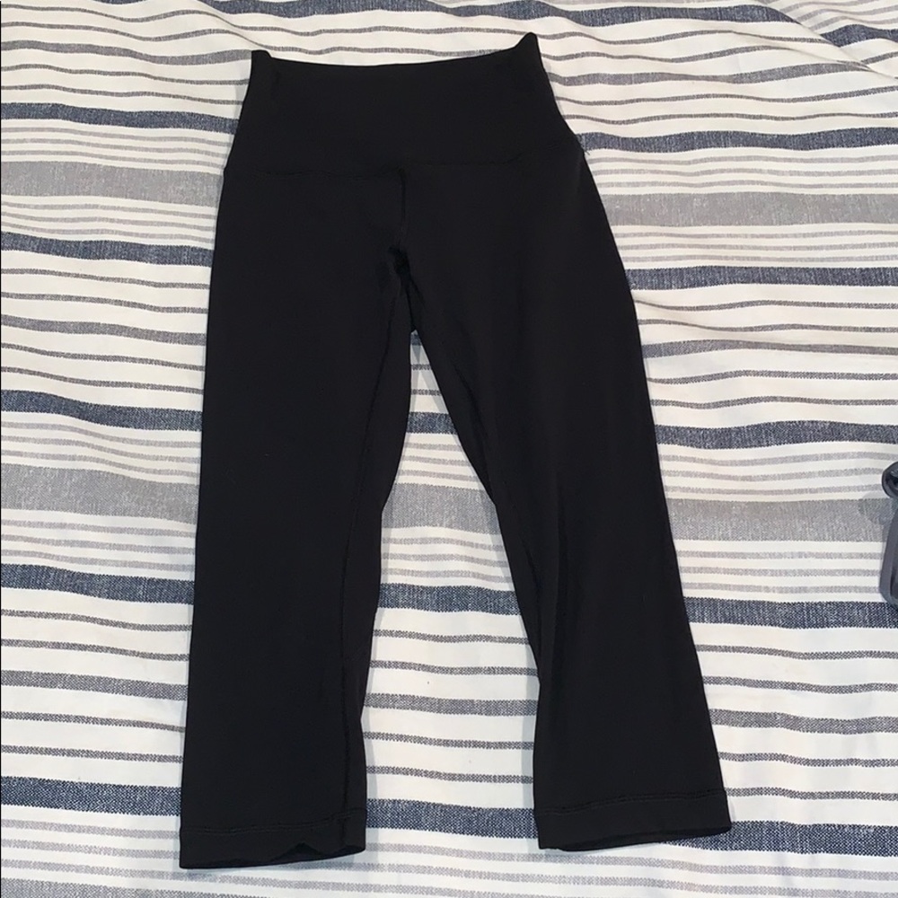 Lululemon wonder under cropped black leggings